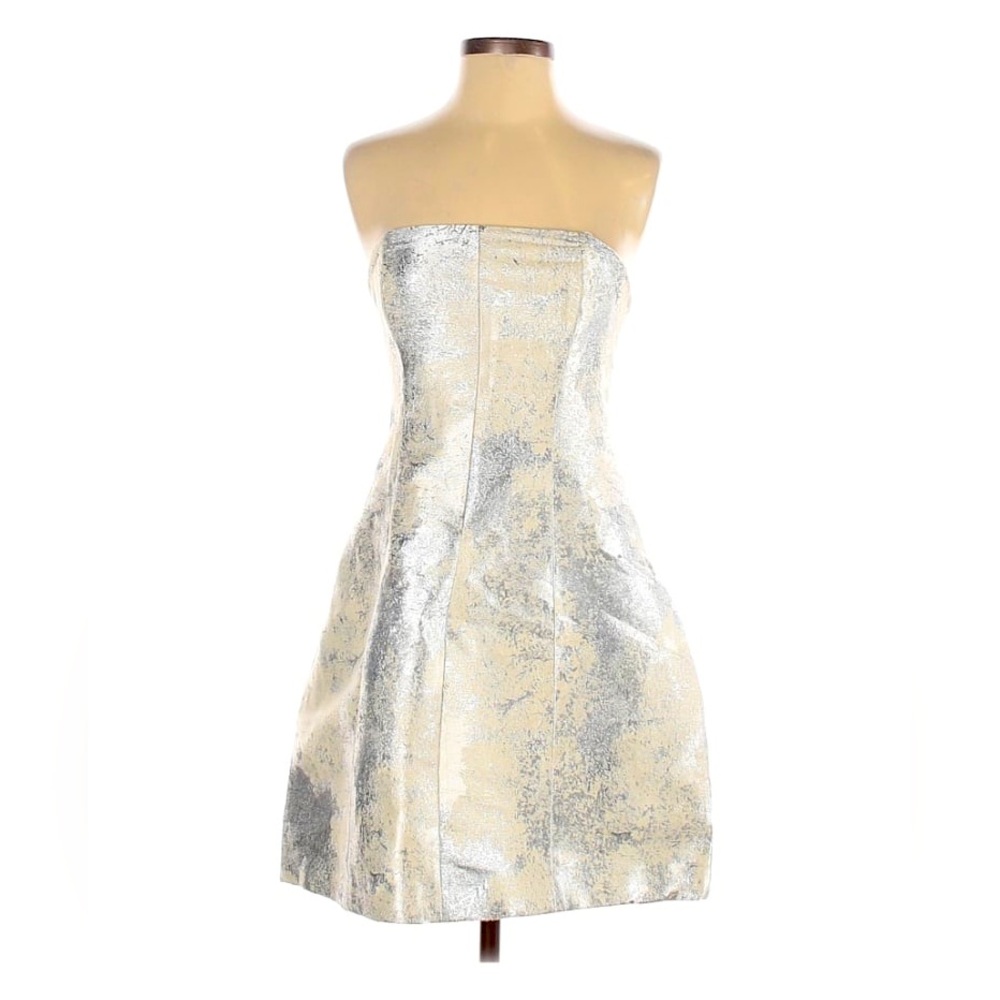 NWT Silver/cream Halston Heritage strapless cocktail dress with pockets size 2